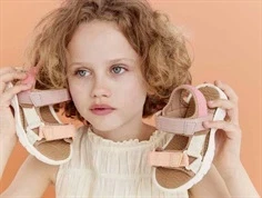 Bisgaard sandal Nico rose multi børnesandal i størrelse 24 til 30